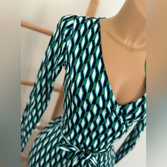 NWT Women's Long Sleeve Midi Arrow Geo Green Wrap Dress - DVF for Target - Picture 8 of 10